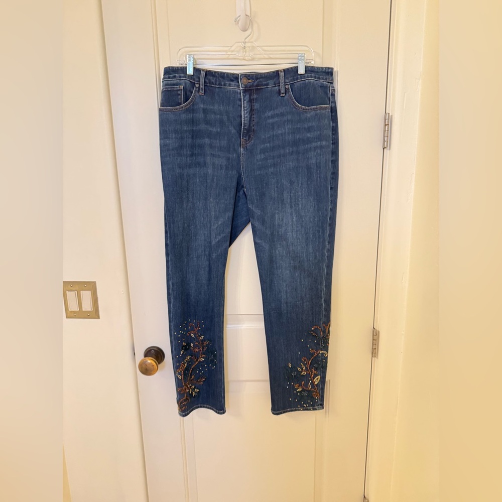 Chico’s So Slimming Beaded Floral Hem girlfriend ankle jeans in size 14 Tall